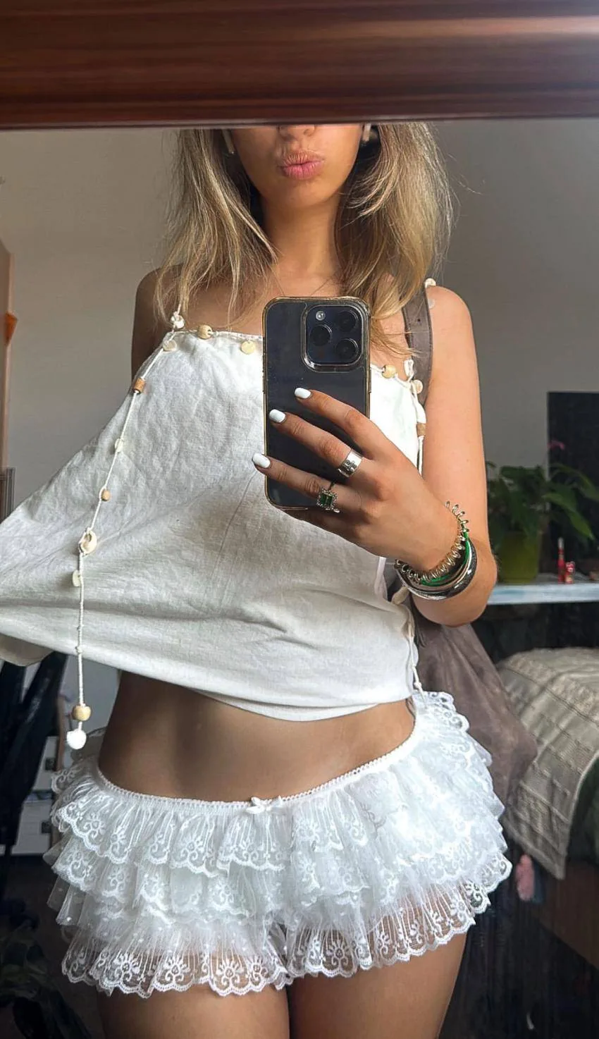 Dame_Leonie